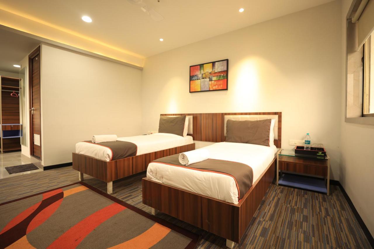 Crystal Urban Park Hotel Bhubaneswar Exterior foto