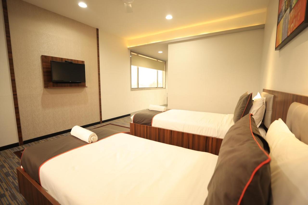 Crystal Urban Park Hotel Bhubaneswar Exterior foto
